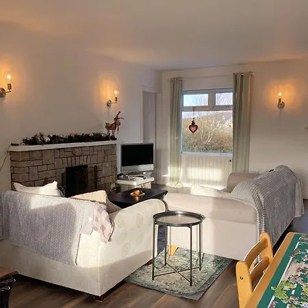 465 - Cashel بيت للعطل Carna